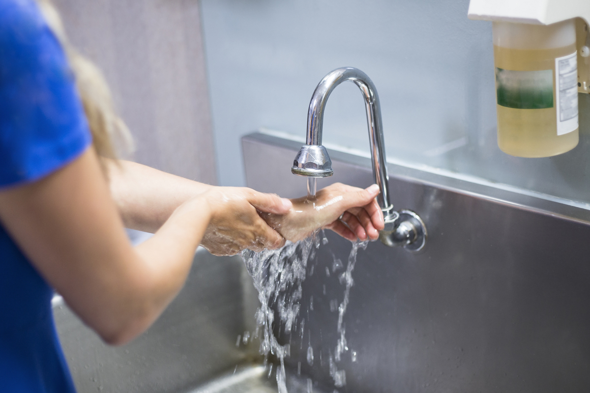 Hand Washing Procedures & Steps for Nurses - Davidson Washroom